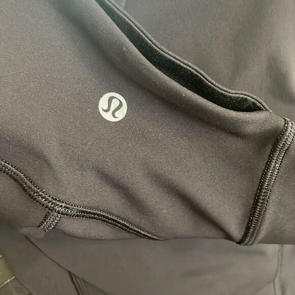 EUC Lululemon Cropped Leggings - Picture 2 of 4
